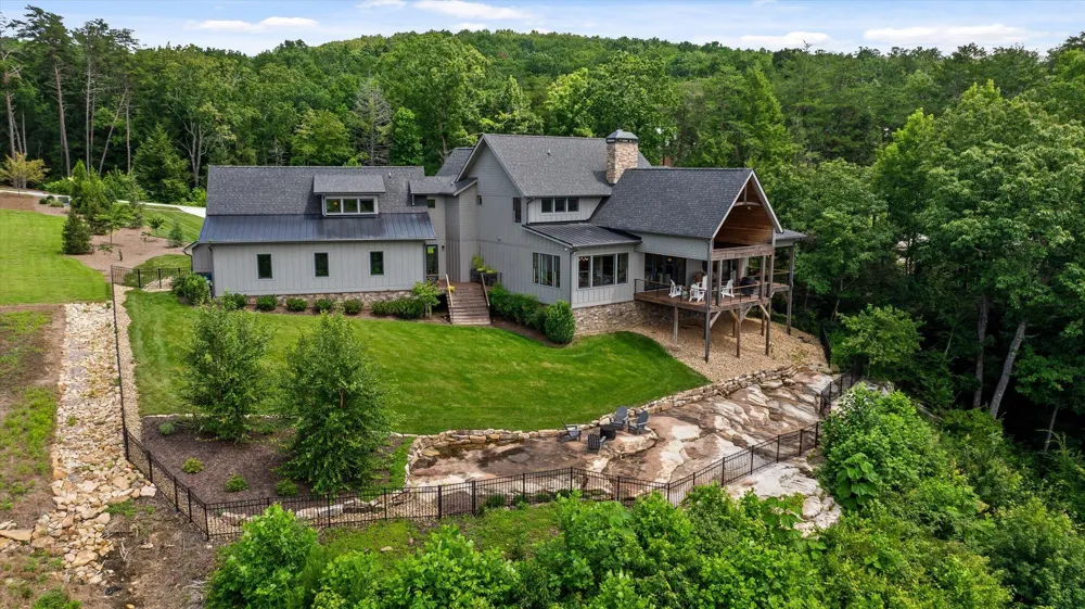 8044 Mountain Laurel Trail Signal Mountain, TN 37377