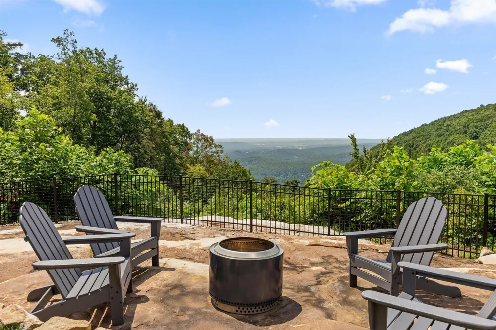 8044 Mountain Laurel Trail Signal Mountain, TN 37377