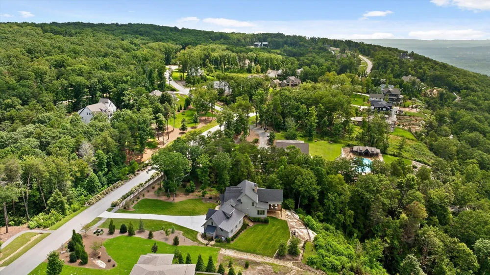 8044 Mountain Laurel Trail Signal Mountain, TN 37377
