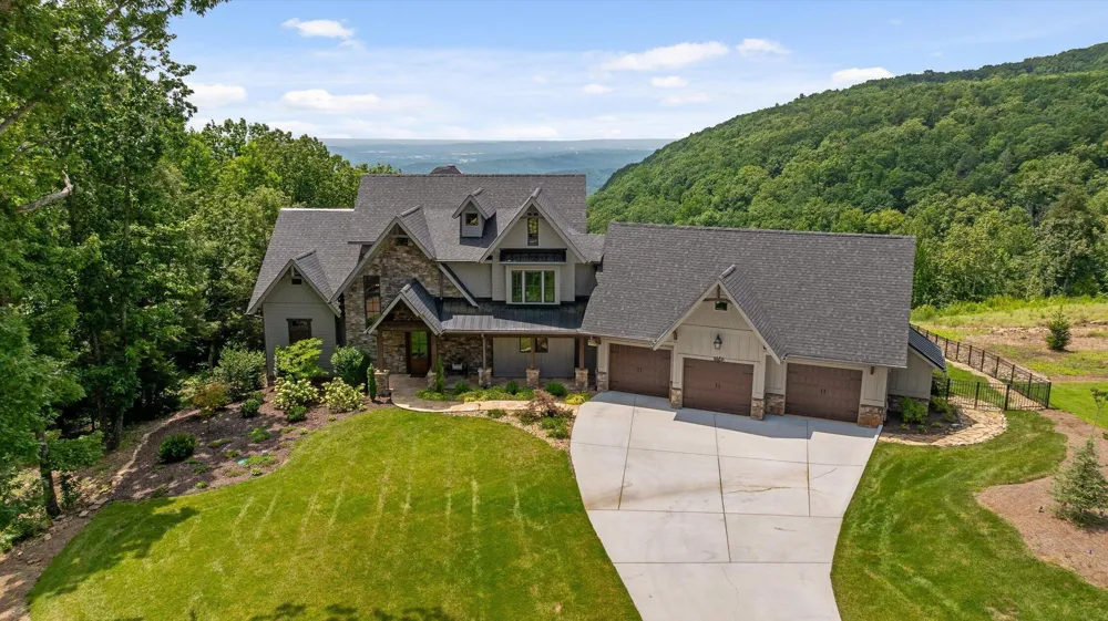 8044 Mountain Laurel Trail Signal Mountain, TN 37377