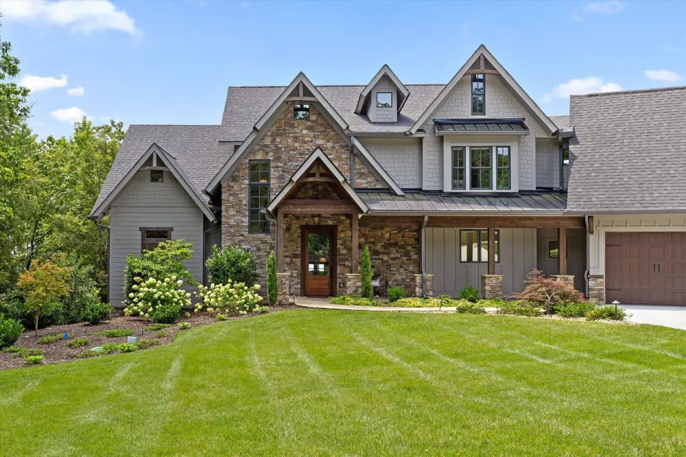 8044 Mountain Laurel Trail Signal Mountain, TN 37377