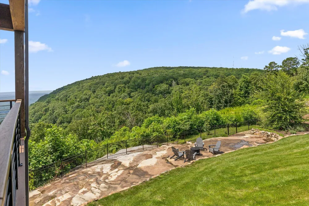 8044 Mountain Laurel Trail Signal Mountain, TN 37377