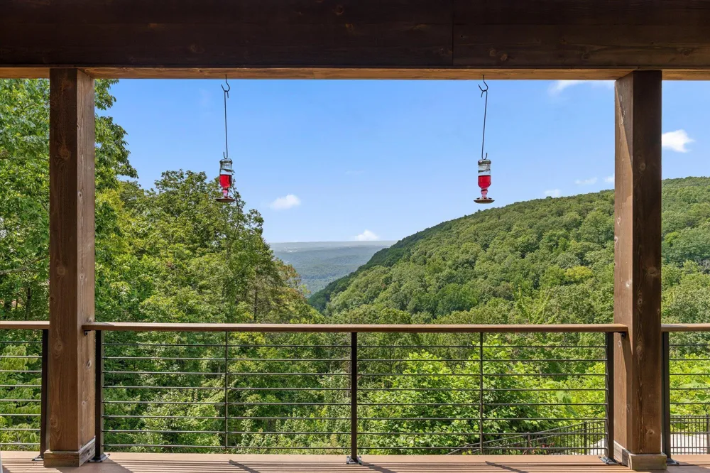 8044 Mountain Laurel Trail Signal Mountain, TN 37377