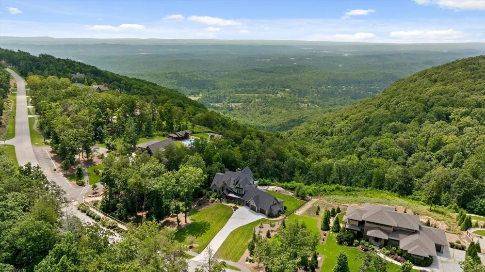 8044 Mountain Laurel Trail Signal Mountain, TN 37377
