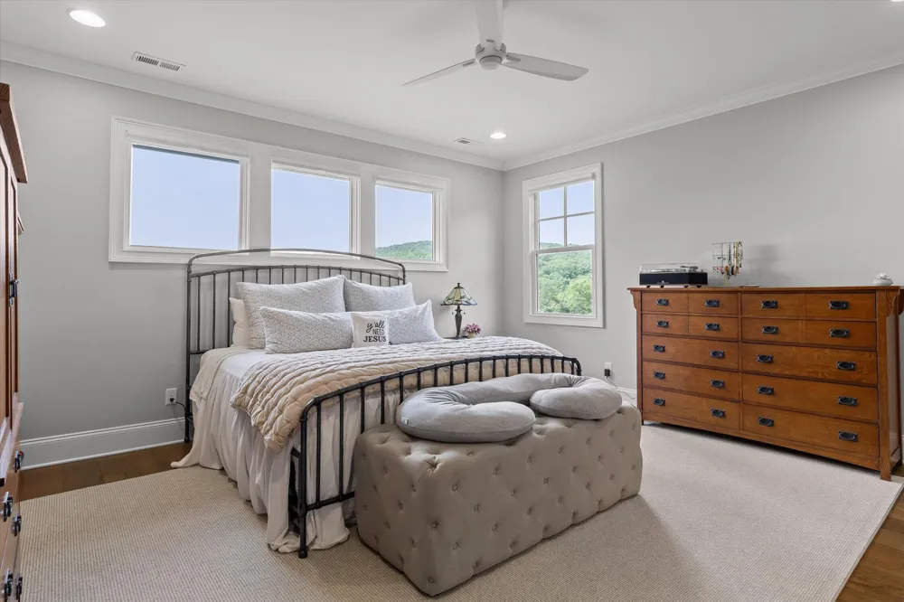 8044 Mountain Laurel Trail Signal Mountain, TN 37377