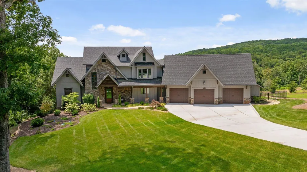 8044 Mountain Laurel Trail Signal Mountain, TN 37377