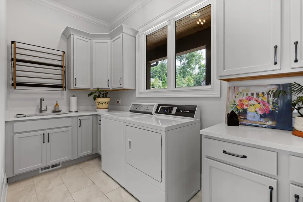 8044 Mountain Laurel Trail Signal Mountain, TN 37377