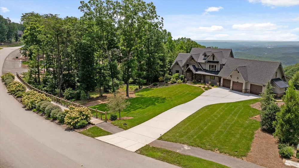 8044 Mountain Laurel Trail Signal Mountain, TN 37377