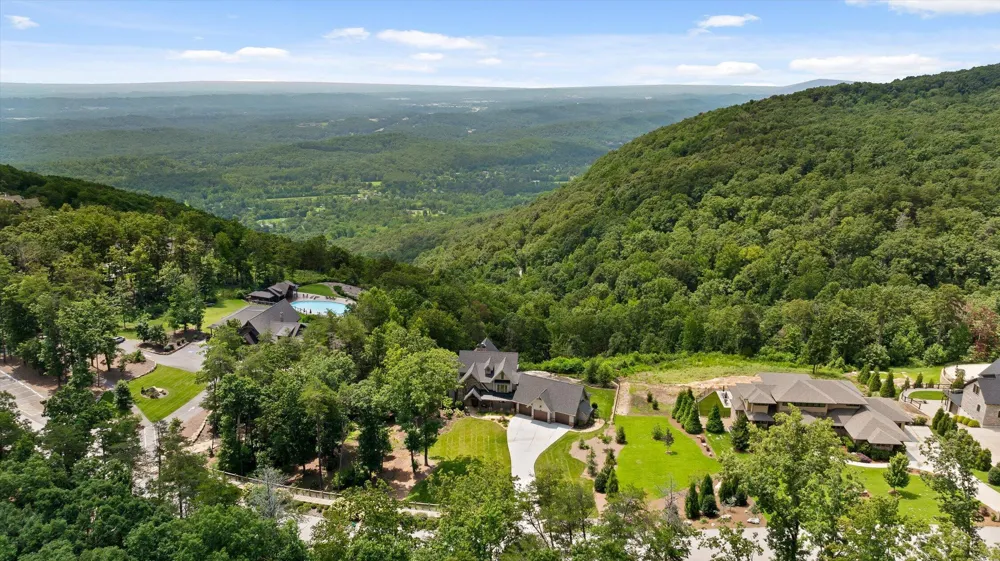 8044 Mountain Laurel Trail Signal Mountain, TN 37377