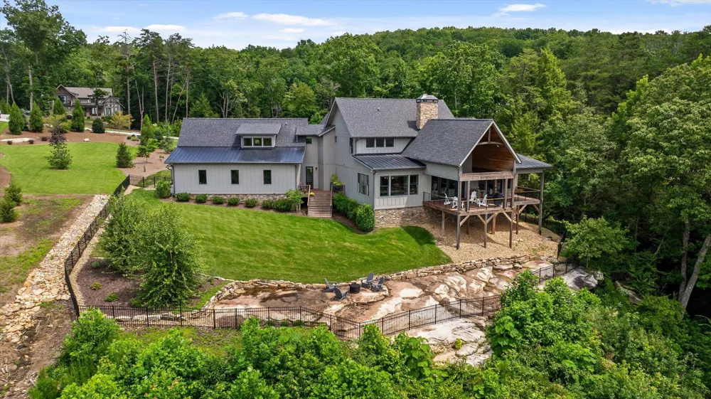 8044 Mountain Laurel Trail Signal Mountain, TN 37377