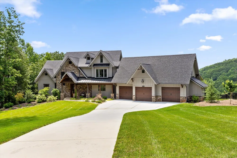 8044 Mountain Laurel Trail Signal Mountain, TN 37377