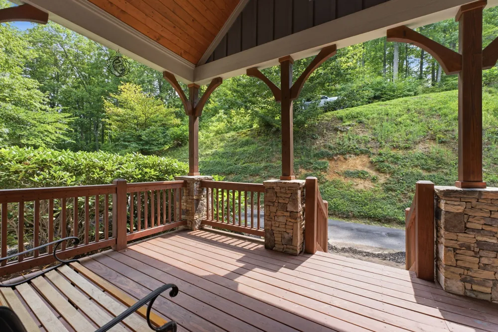 130 Cross Vine Drive Tuckasegee, NC 28783