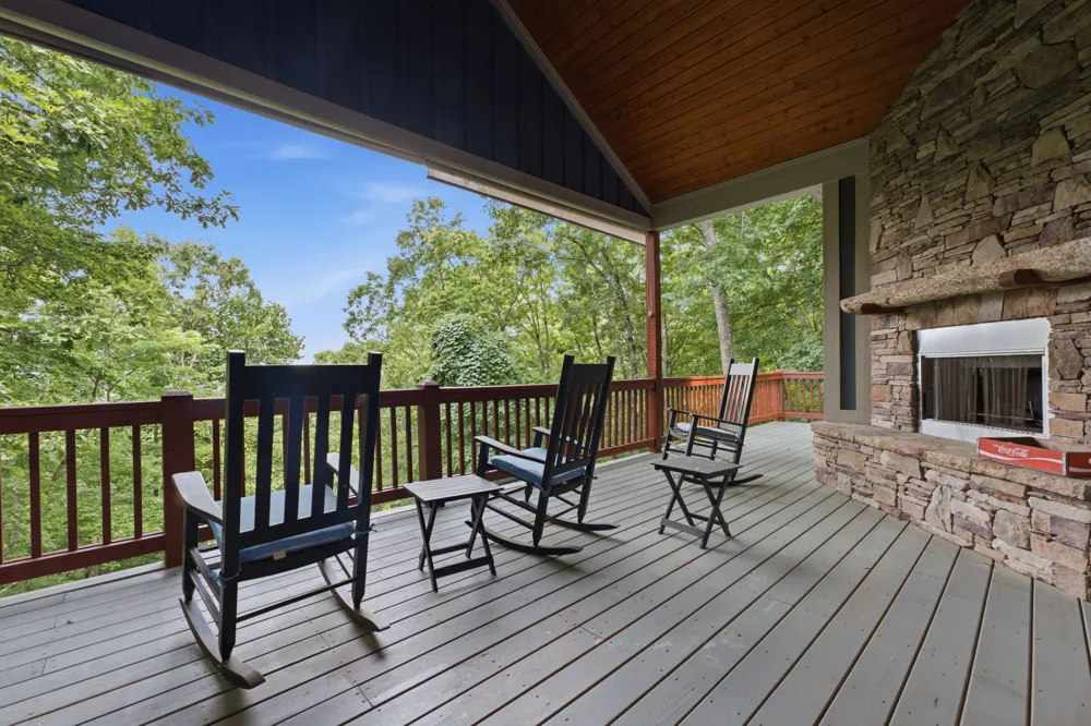 130 Cross Vine Drive Tuckasegee, NC 28783