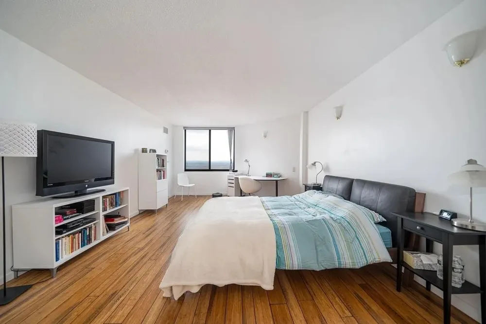 1908 HARMON COVE TOWER Secaucus, NJ 07094