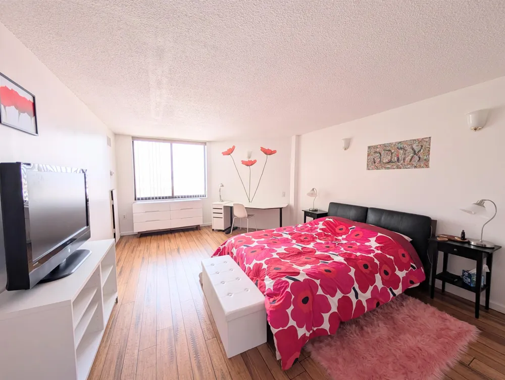 1908 HARMON COVE TOWER Secaucus, NJ 07094