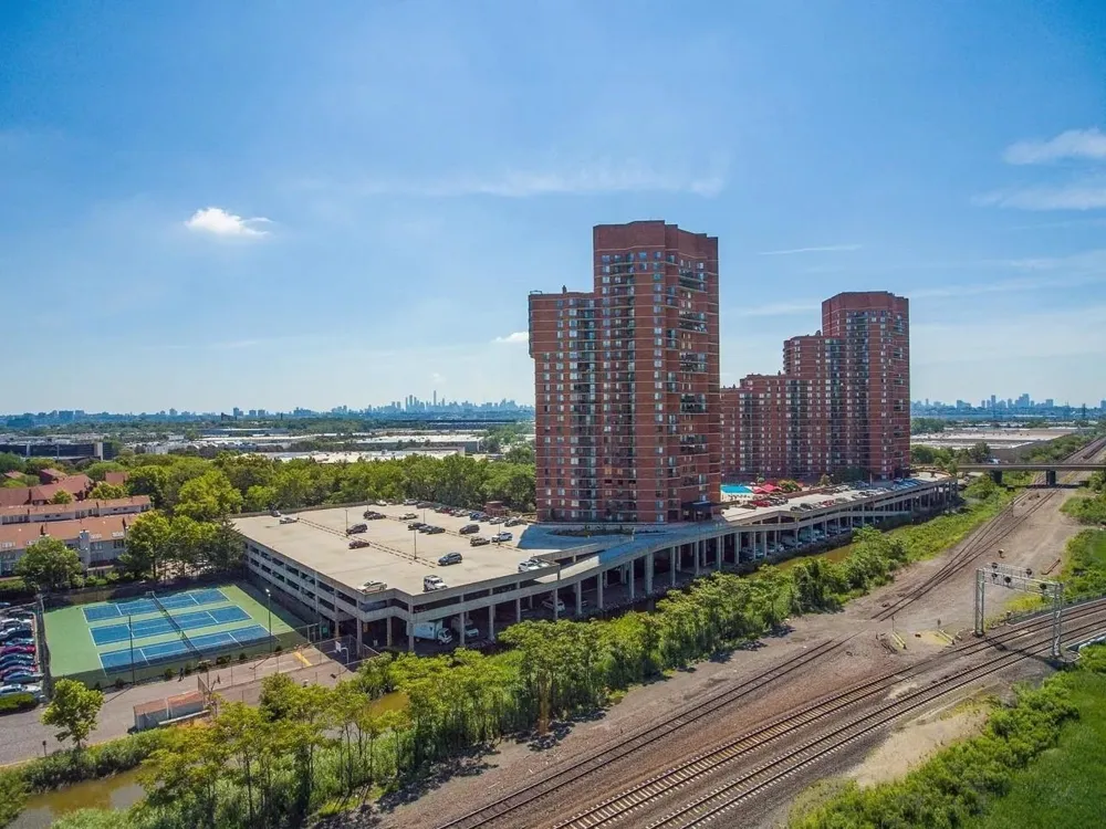 1908 HARMON COVE TOWER Secaucus, NJ 07094