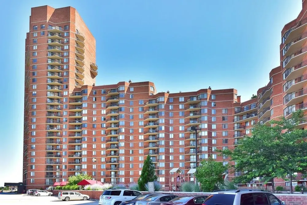 1908 HARMON COVE TOWER Secaucus, NJ 07094