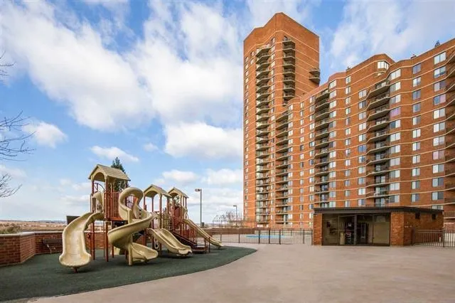 1908 HARMON COVE TOWER Secaucus, NJ 07094