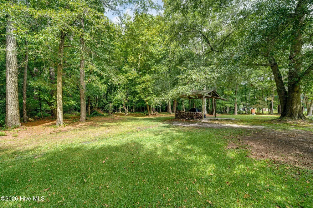 146 Chicken Neck Road Teachey, NC 28464