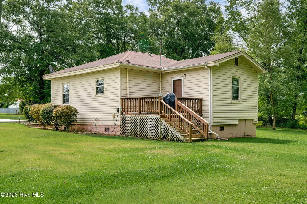 146 Chicken Neck Road Teachey, NC 28464