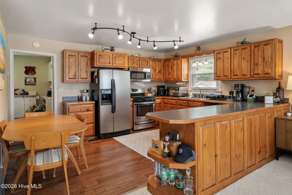 146 Chicken Neck Road Teachey, NC 28464
