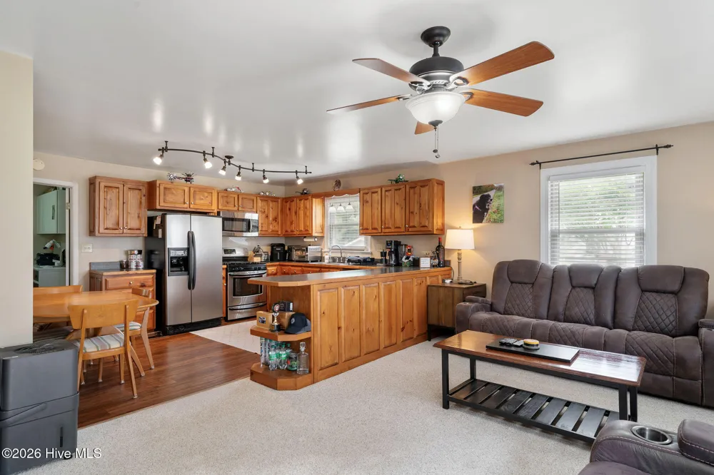 146 Chicken Neck Road Teachey, NC 28464