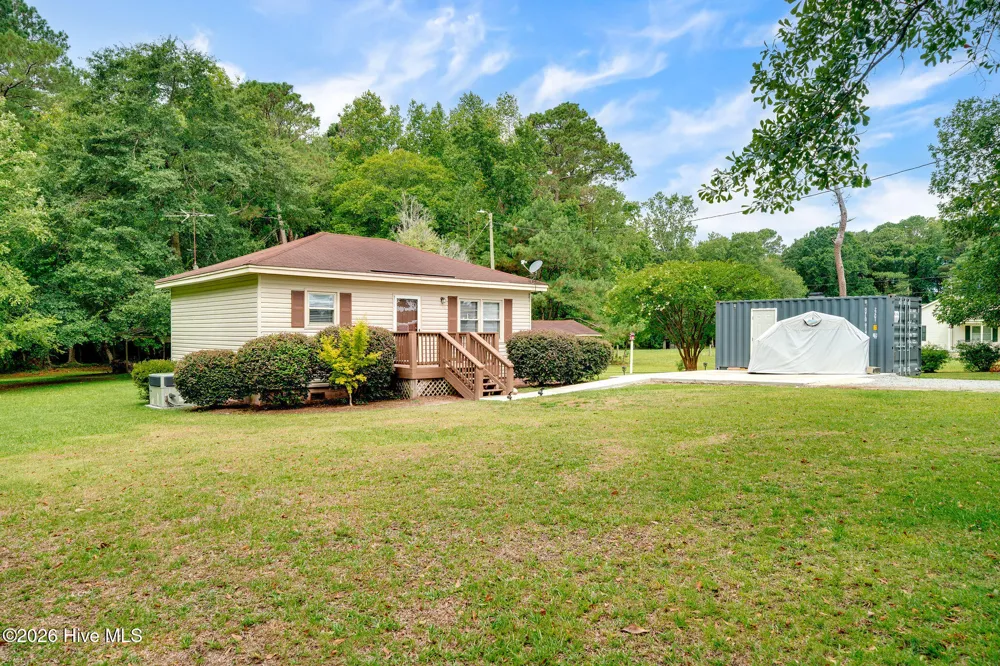 146 Chicken Neck Road Teachey, NC 28464