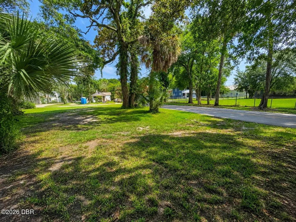 547 Live Oak Avenue Daytona Beach, FL 32114