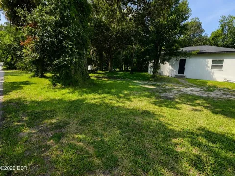547 Live Oak Avenue