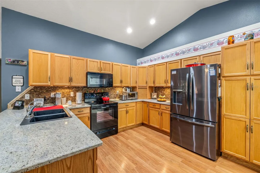 29335 CADDY SHACK LANE E San Antonio, FL 33576