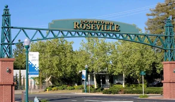 5321 Angelrock Loop Roseville, CA 95747