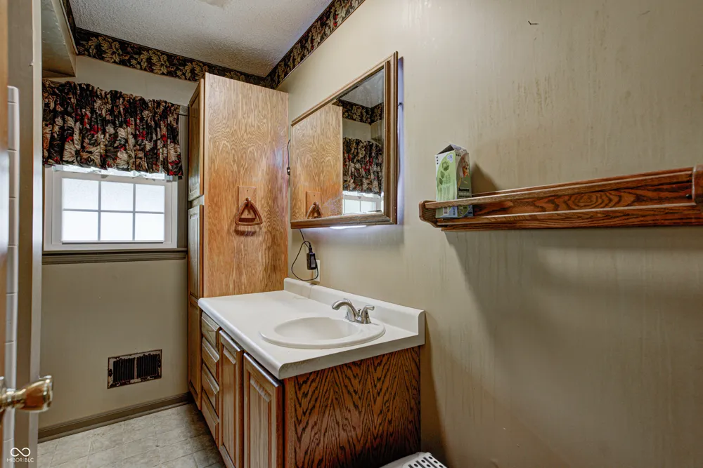 7641 Burns Drive Brownsburg, IN 46112