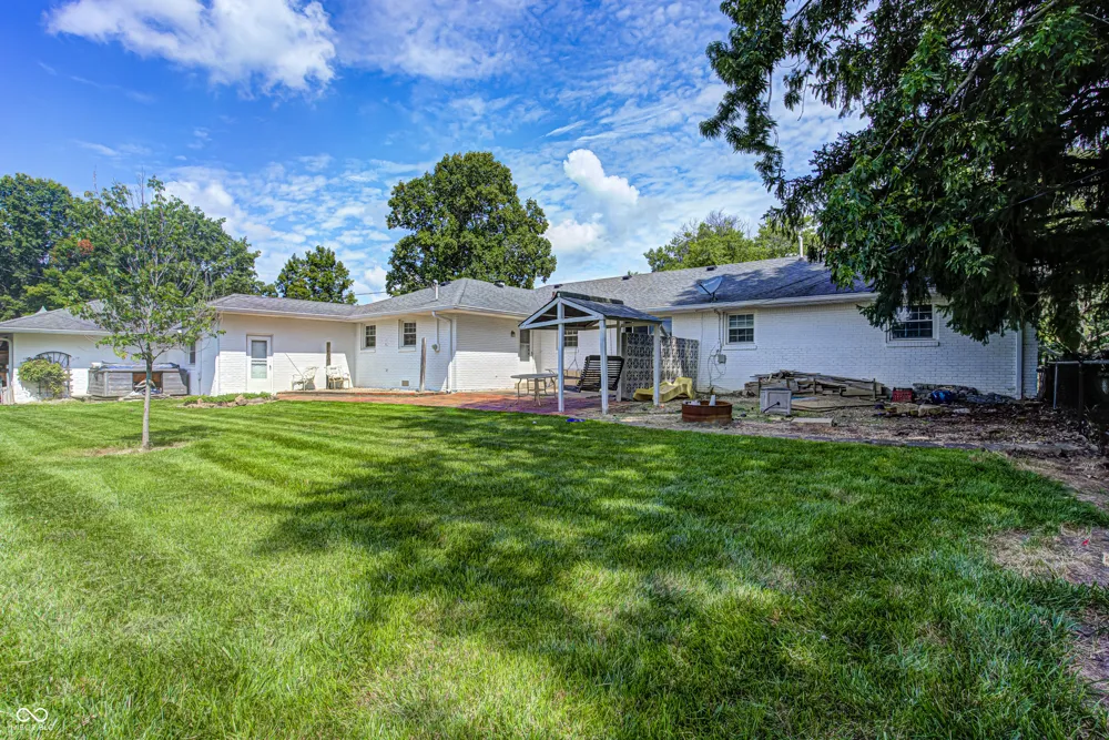 7641 Burns Drive Brownsburg, IN 46112