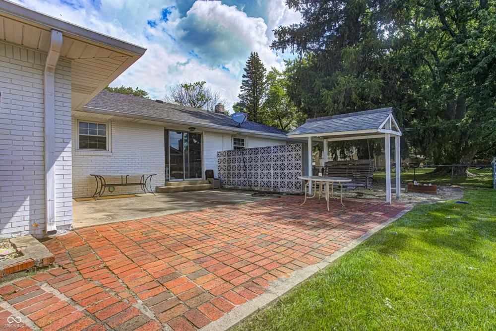 7641 Burns Drive Brownsburg, IN 46112