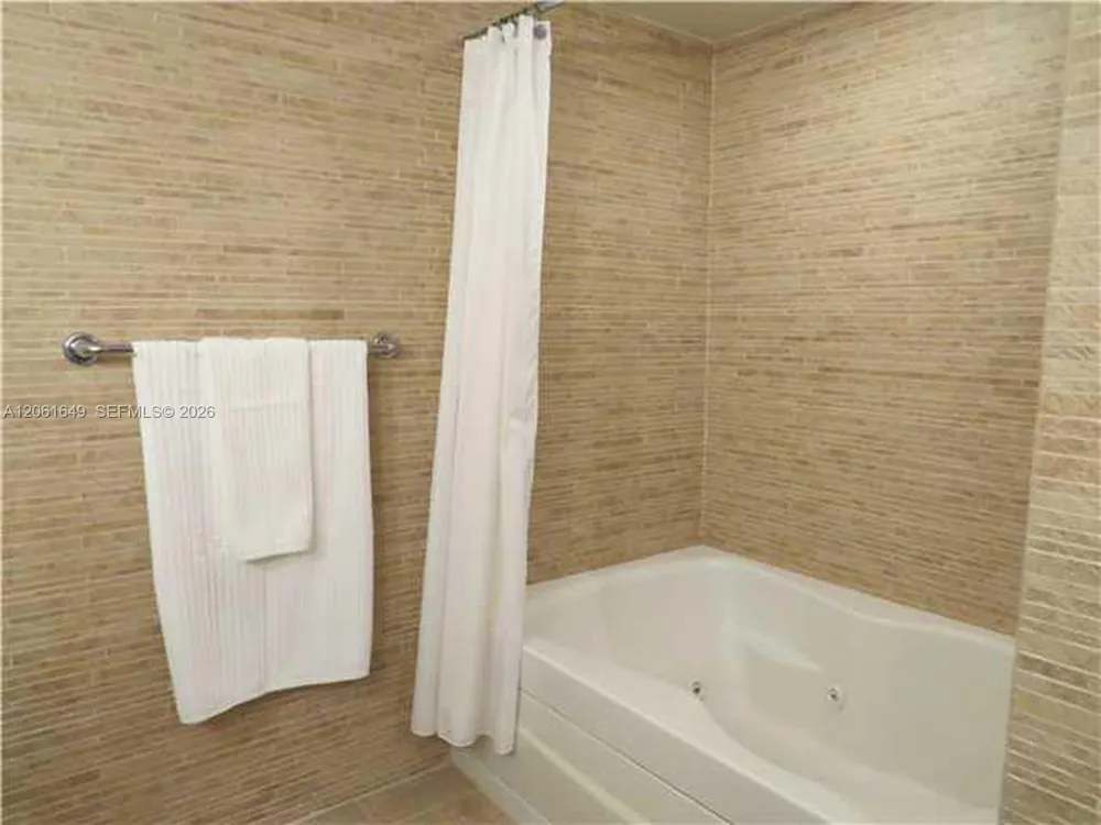 50 Biscayne Blvd #508 Miami, FL 33132