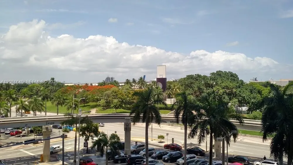50 Biscayne Blvd #508 Miami, FL 33132