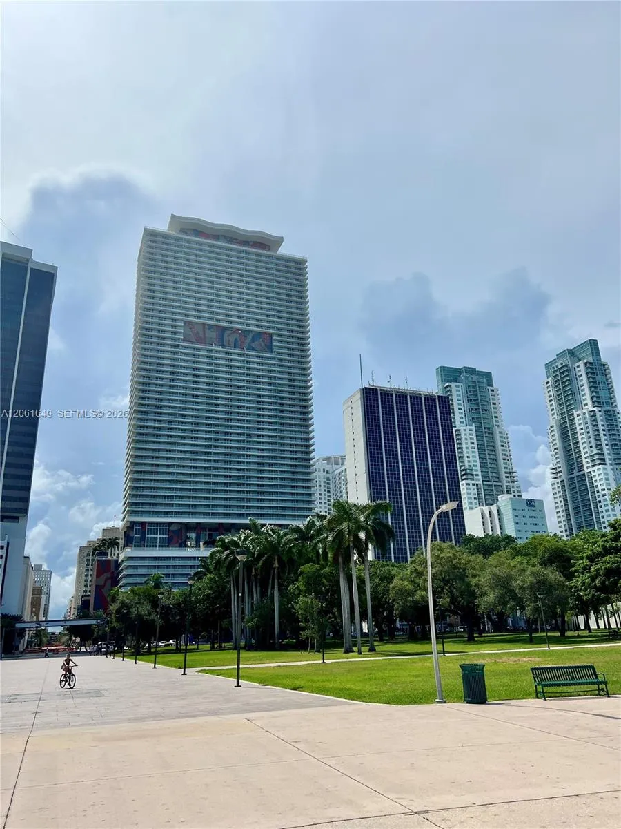 50 Biscayne Blvd #508 Miami, FL 33132