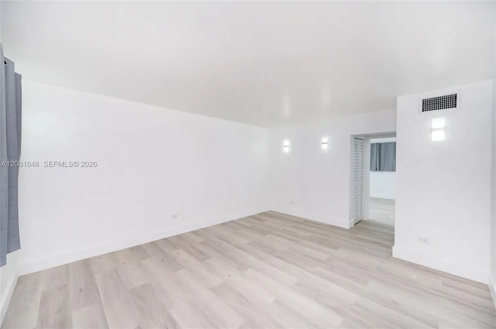 9760 SW 184th St #6D Cutler Bay, FL 33157