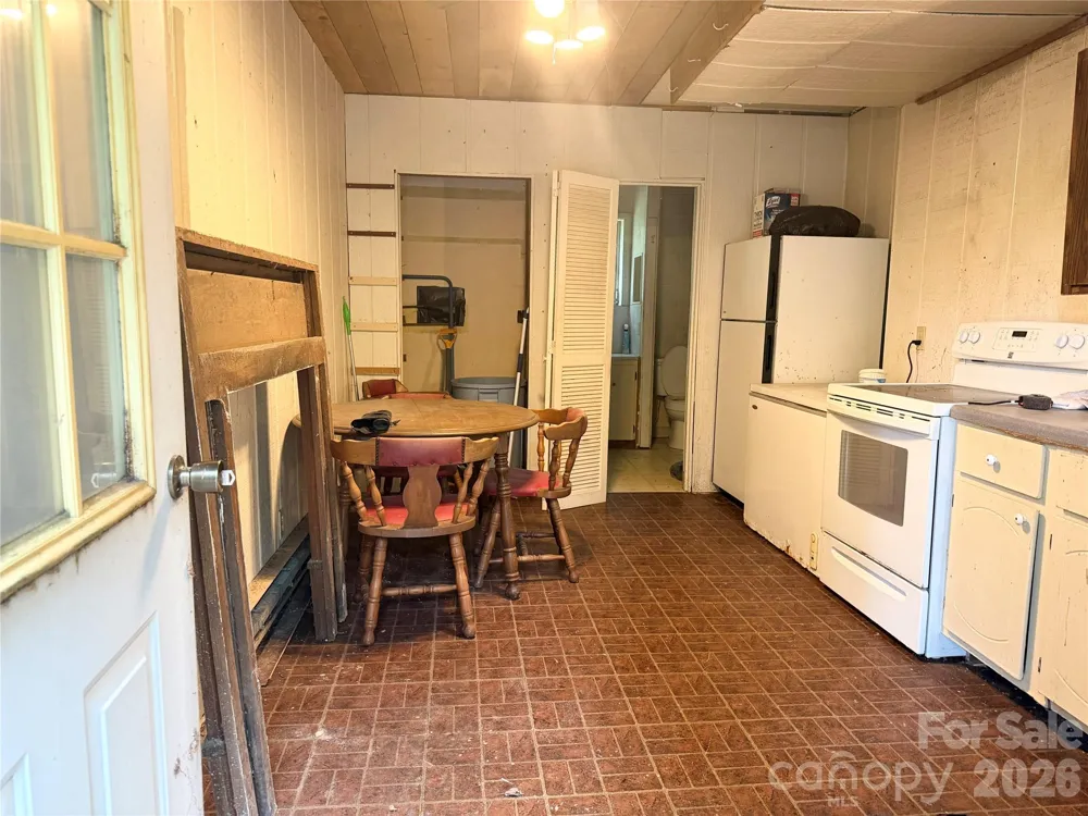 4897 Hwy 226 Highway Little Switzerland, NC 28749