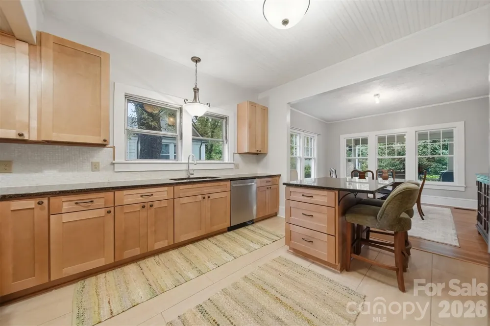 211 Lenoir Street Morganton, NC 28655