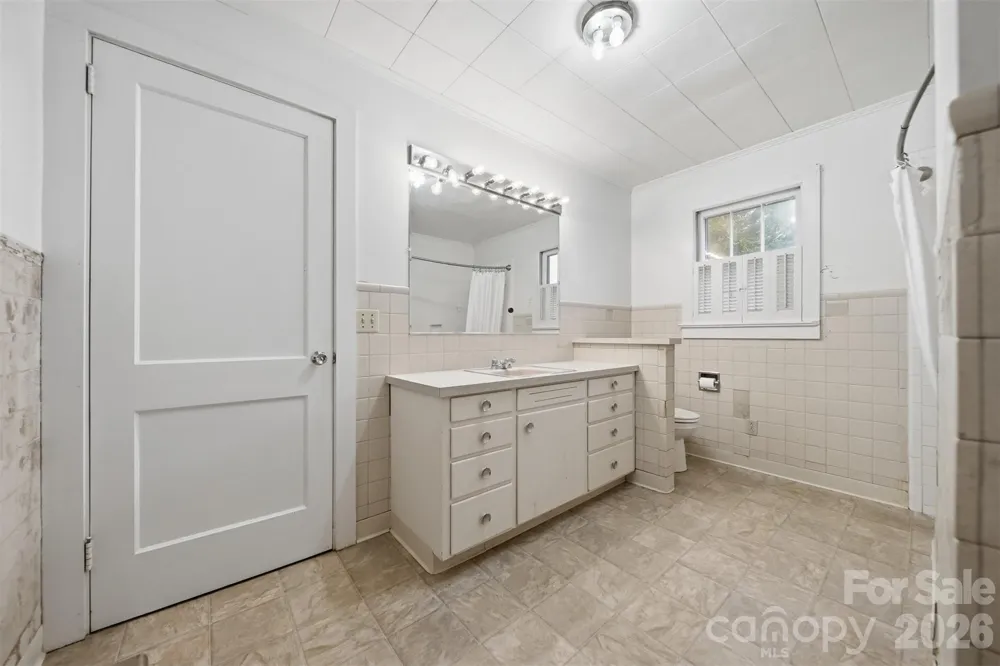 211 Lenoir Street Morganton, NC 28655