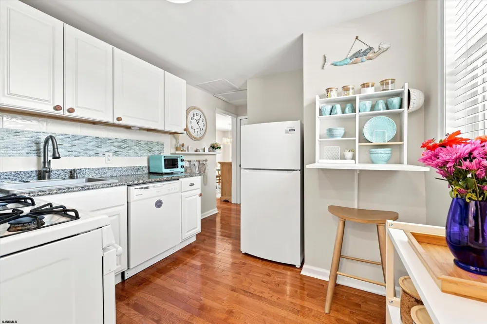412 W Vernon Ave Linwood, NJ 08221
