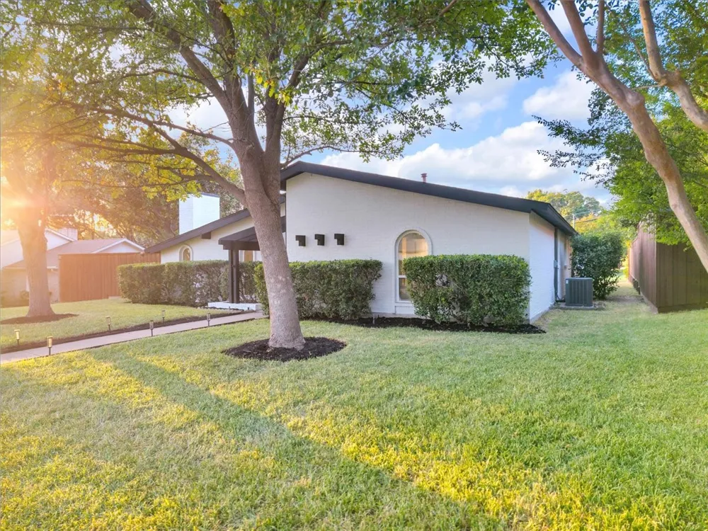 6631 Hunters Ridge Drive Dallas, TX 75248