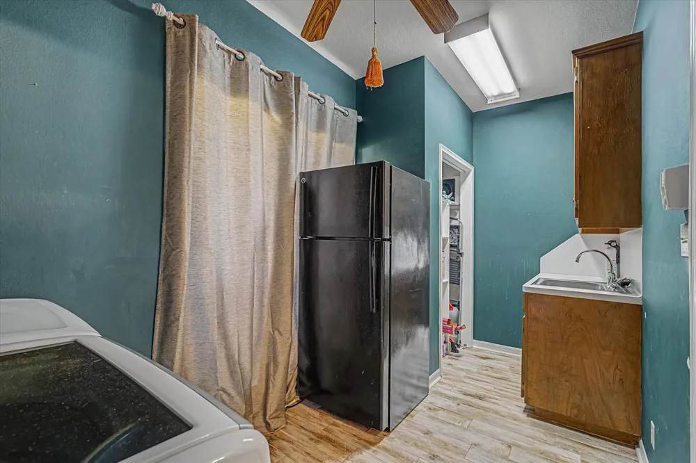 410 Crestwood Drive El Lago, TX 77586
