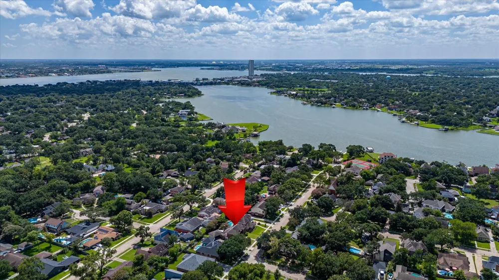410 Crestwood Drive El Lago, TX 77586