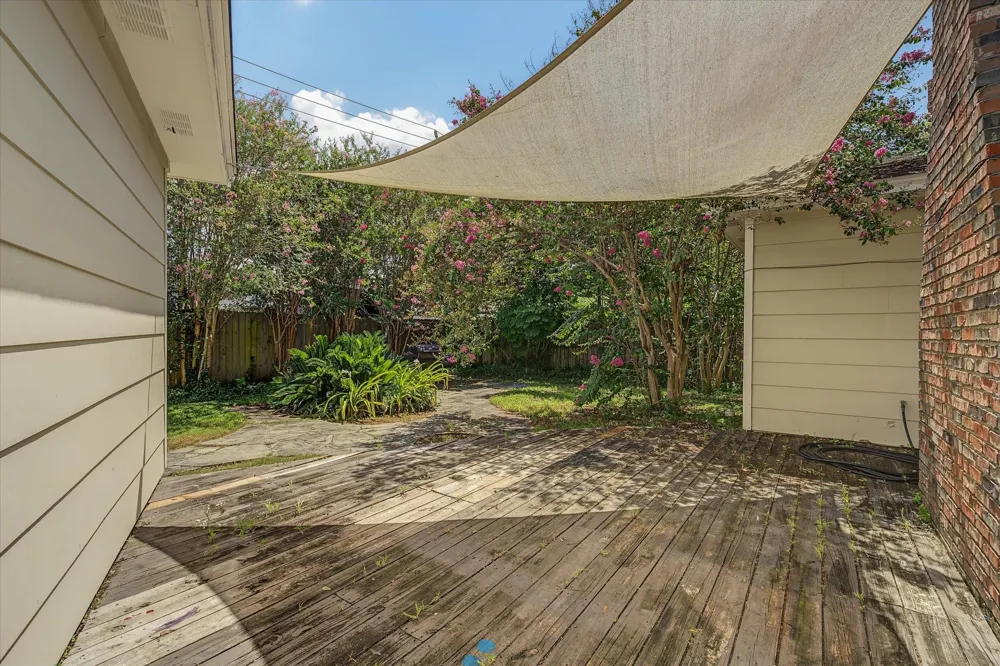 410 Crestwood Drive El Lago, TX 77586