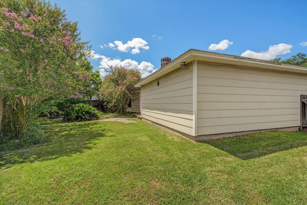 410 Crestwood Drive El Lago, TX 77586