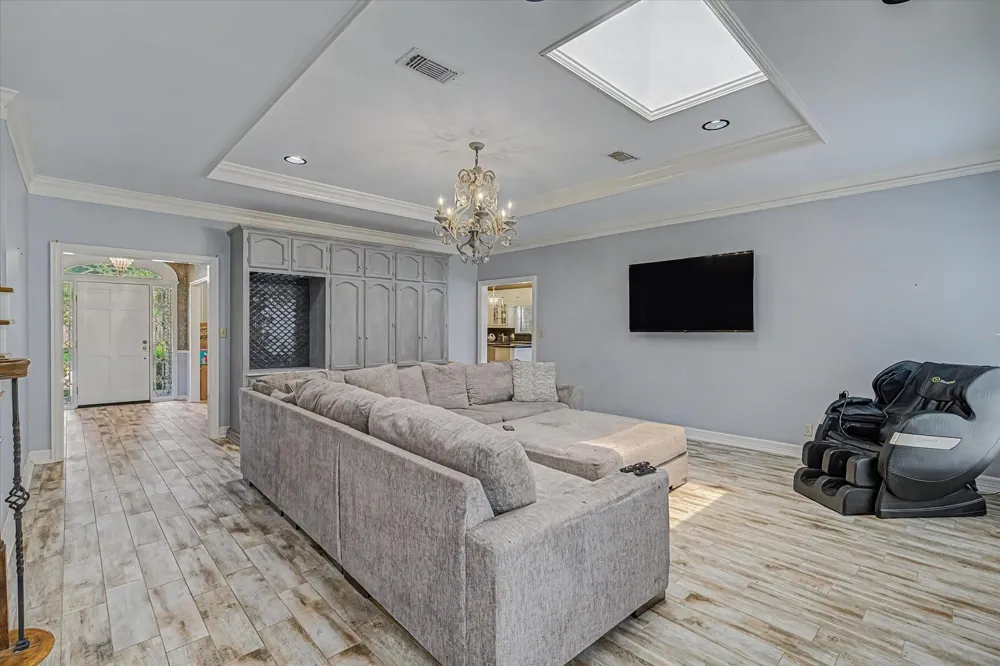 410 Crestwood Drive El Lago, TX 77586