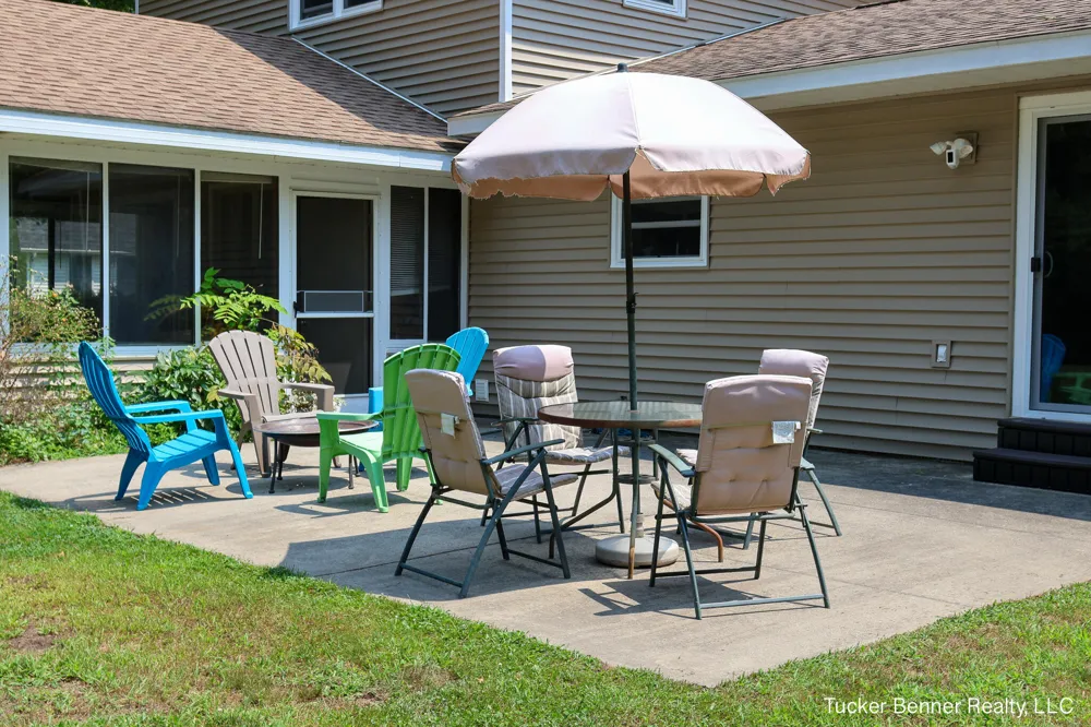 37 S Bear Lake Road Muskegon, MI 49445