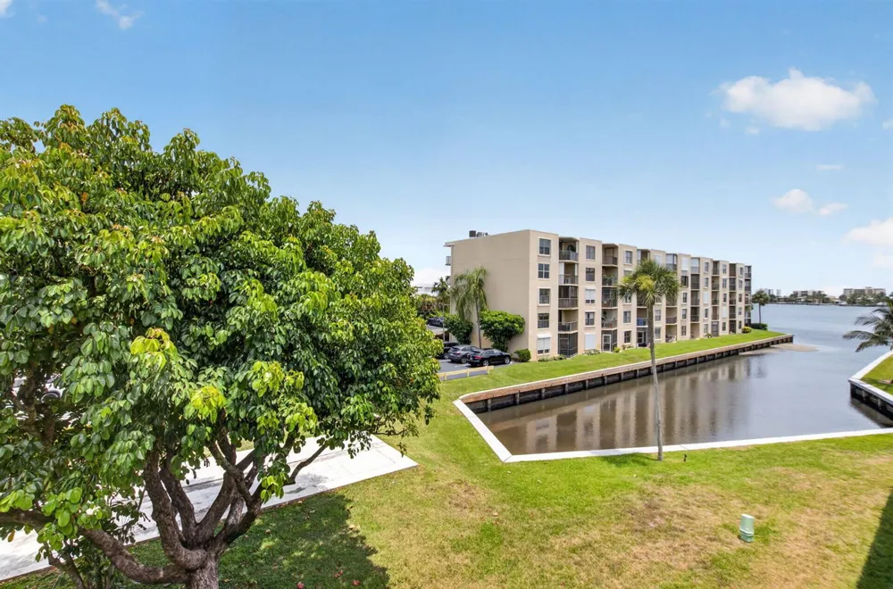 200 Waterway Drive S #303 Lantana, FL 33462